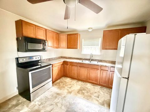 Tiny photo for 21717 Moccasin Lane, Chiloquin, OR 97624 (MLS # 220219867)