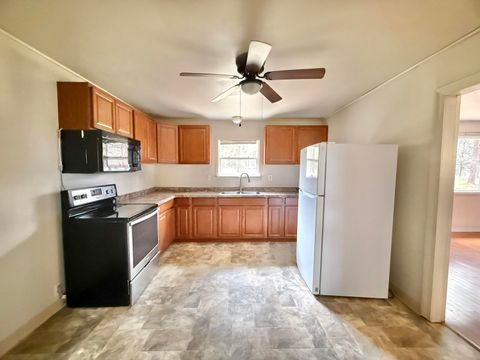 Tiny photo for 21717 Moccasin Lane, Chiloquin, OR 97624 (MLS # 220219867)