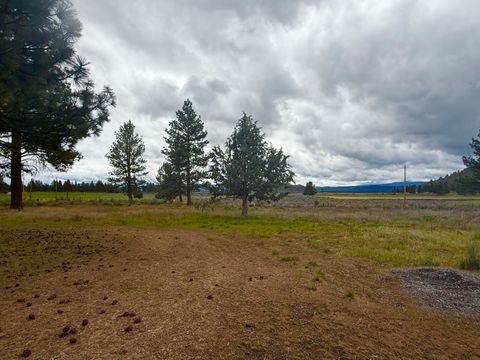 Tiny photo for 21717 Moccasin Lane, Chiloquin, OR 97624 (MLS # 220219867)
