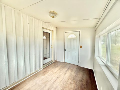 Tiny photo for 21717 Moccasin Lane, Chiloquin, OR 97624 (MLS # 220219867)