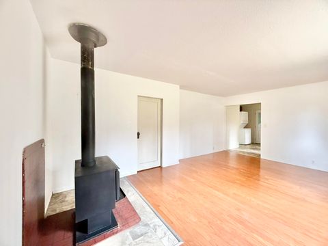 Tiny photo for 21717 Moccasin Lane, Chiloquin, OR 97624 (MLS # 220219867)