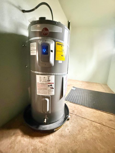 Tiny photo for 21717 Moccasin Lane, Chiloquin, OR 97624 (MLS # 220219867)