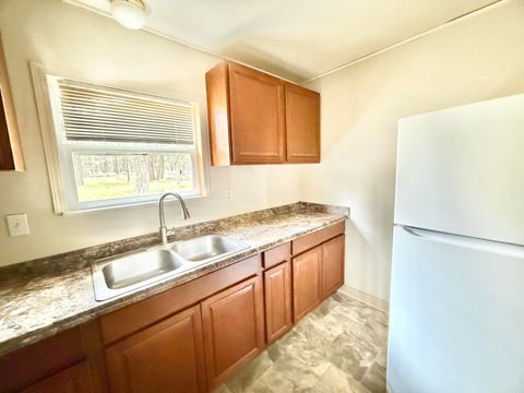 Tiny photo for 21717 Moccasin Lane, Chiloquin, OR 97624 (MLS # 220219867)