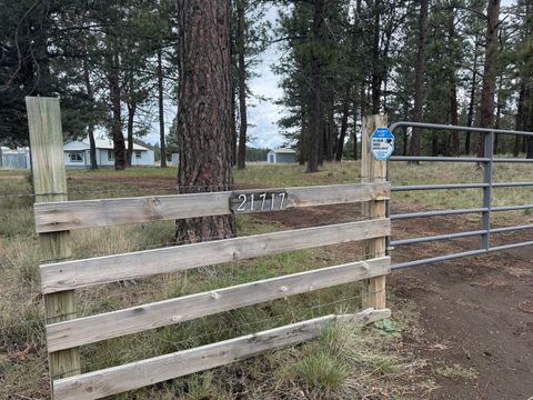 Tiny photo for 21717 Moccasin Lane, Chiloquin, OR 97624 (MLS # 220219867)