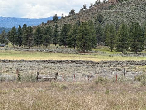Tiny photo for 21717 Moccasin Lane, Chiloquin, OR 97624 (MLS # 220219867)