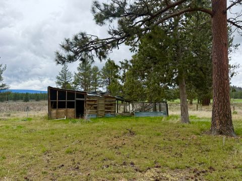 Tiny photo for 21717 Moccasin Lane, Chiloquin, OR 97624 (MLS # 220219867)