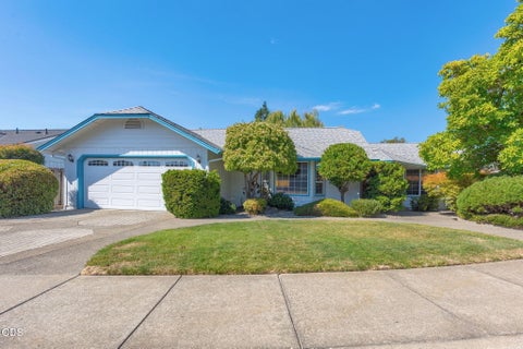 Photo of 100 SE Liberty Drive, Grants Pass, OR 97527 (MLS # 220228320)