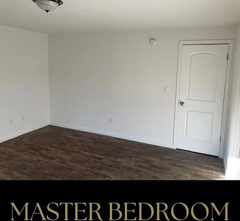 Tiny photo for 771 Halvorsen Street, Medford, OR 97501 (MLS # 220212373)