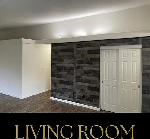 Tiny photo for 771 Halvorsen Street, Medford, OR 97501 (MLS # 220212373)