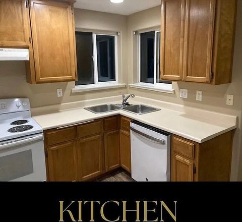 Tiny photo for 771 Halvorsen Street, Medford, OR 97501 (MLS # 220212373)