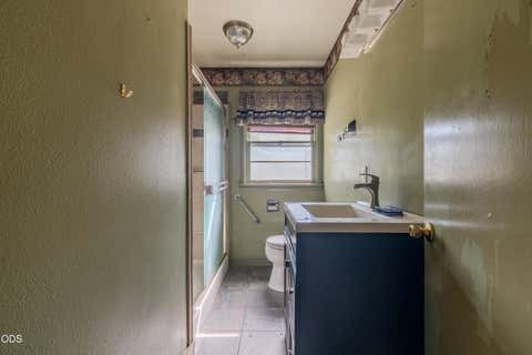 Tiny photo for 795 Lozier Lane, Medford, OR 97501 (MLS # 220227126)