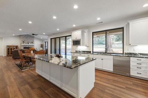 Tiny photo for 11635 Merganser Road, Klamath Falls, OR 97601 (MLS # 220212768)