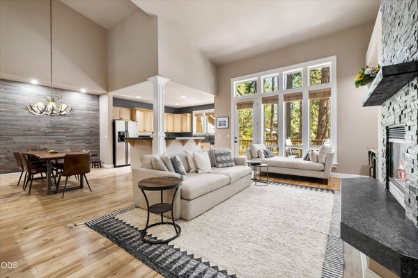 60446 SEVENTH MOUNTAIN DR, BEND, OR 97702 - Image b5a824063cd7d7cae98f8cd982ae0122/2680730940