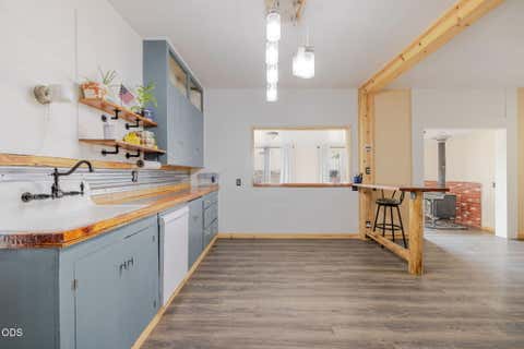 Tiny photo for 31 3rd Street, Metolius, OR 97741 (MLS # 220224197)