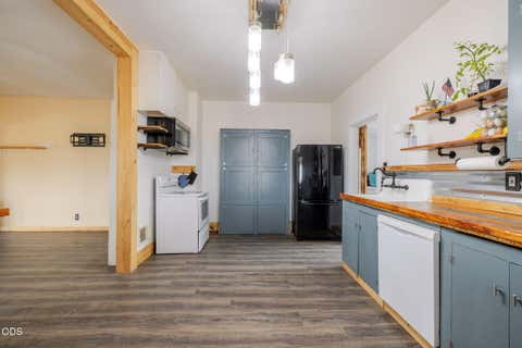 Tiny photo for 31 3rd Street, Metolius, OR 97741 (MLS # 220224197)