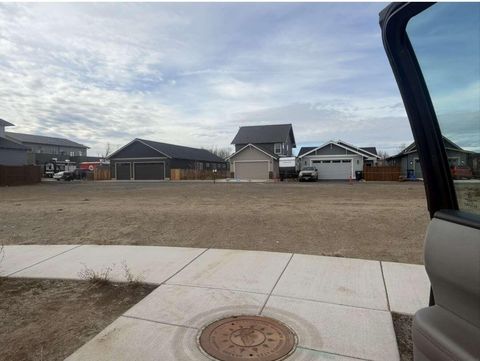 863 NW 18th Court 117 Redmond OR 97756