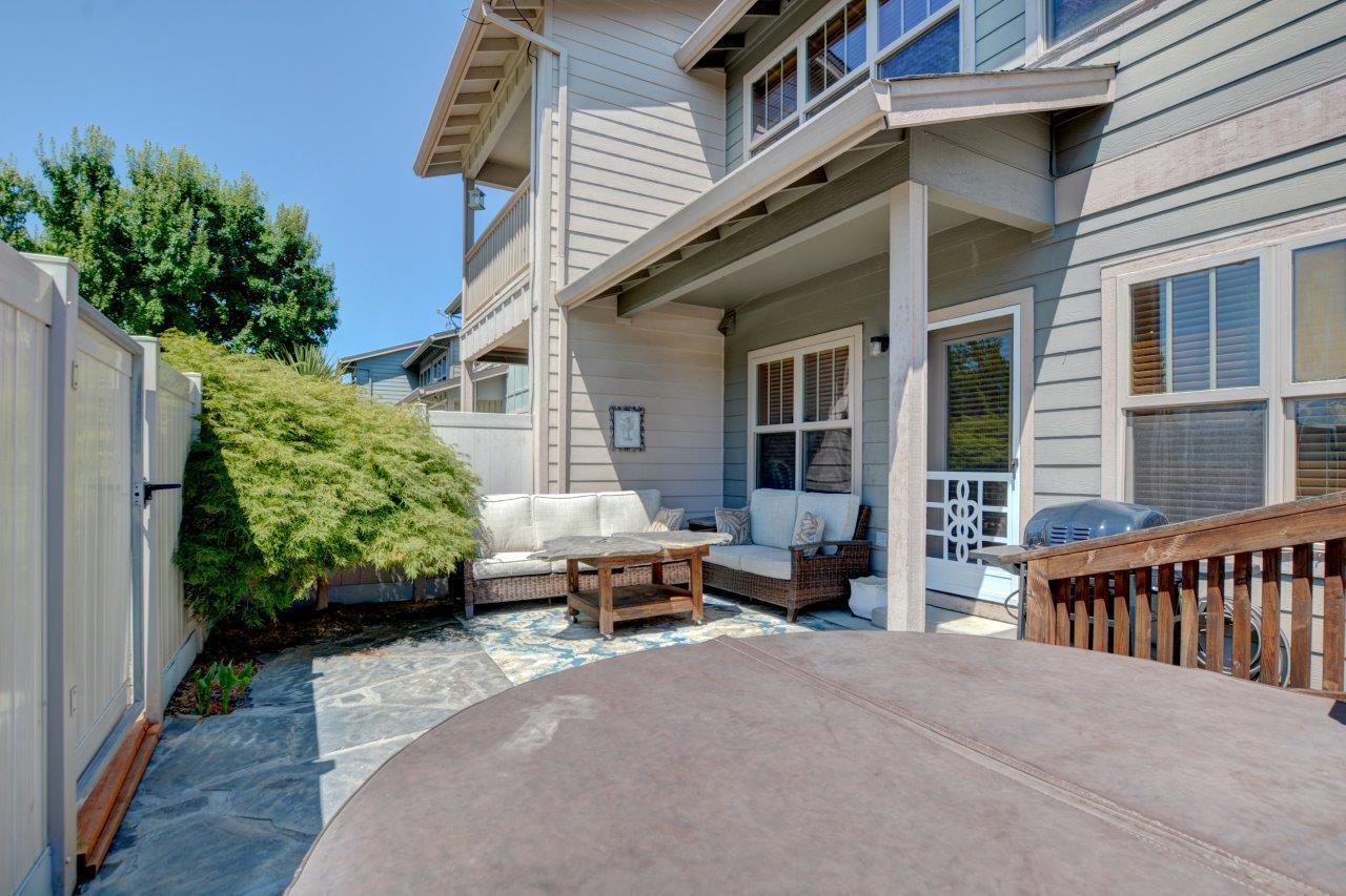 Alderwood Townhomes - Residential