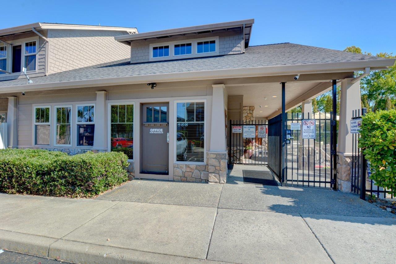 Alderwood Townhomes - Residential