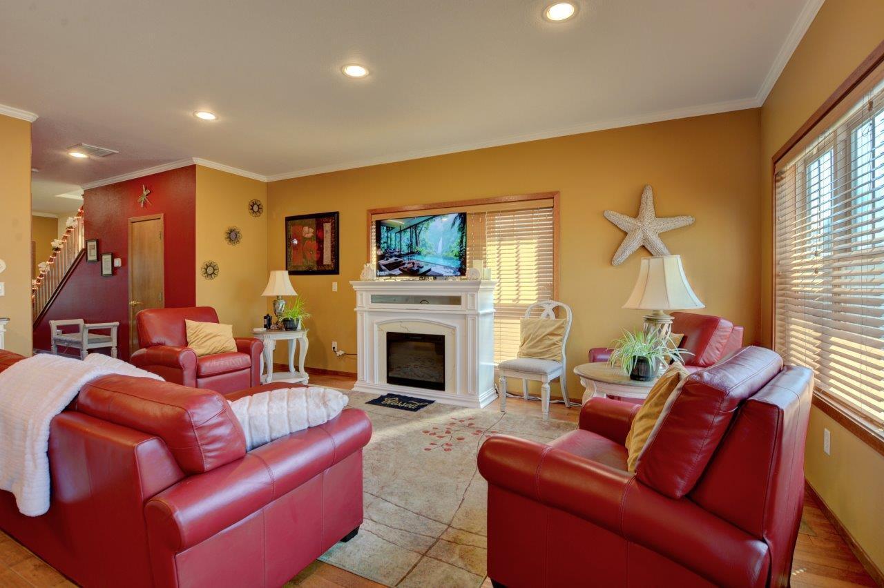 Alderwood Townhomes - Residential