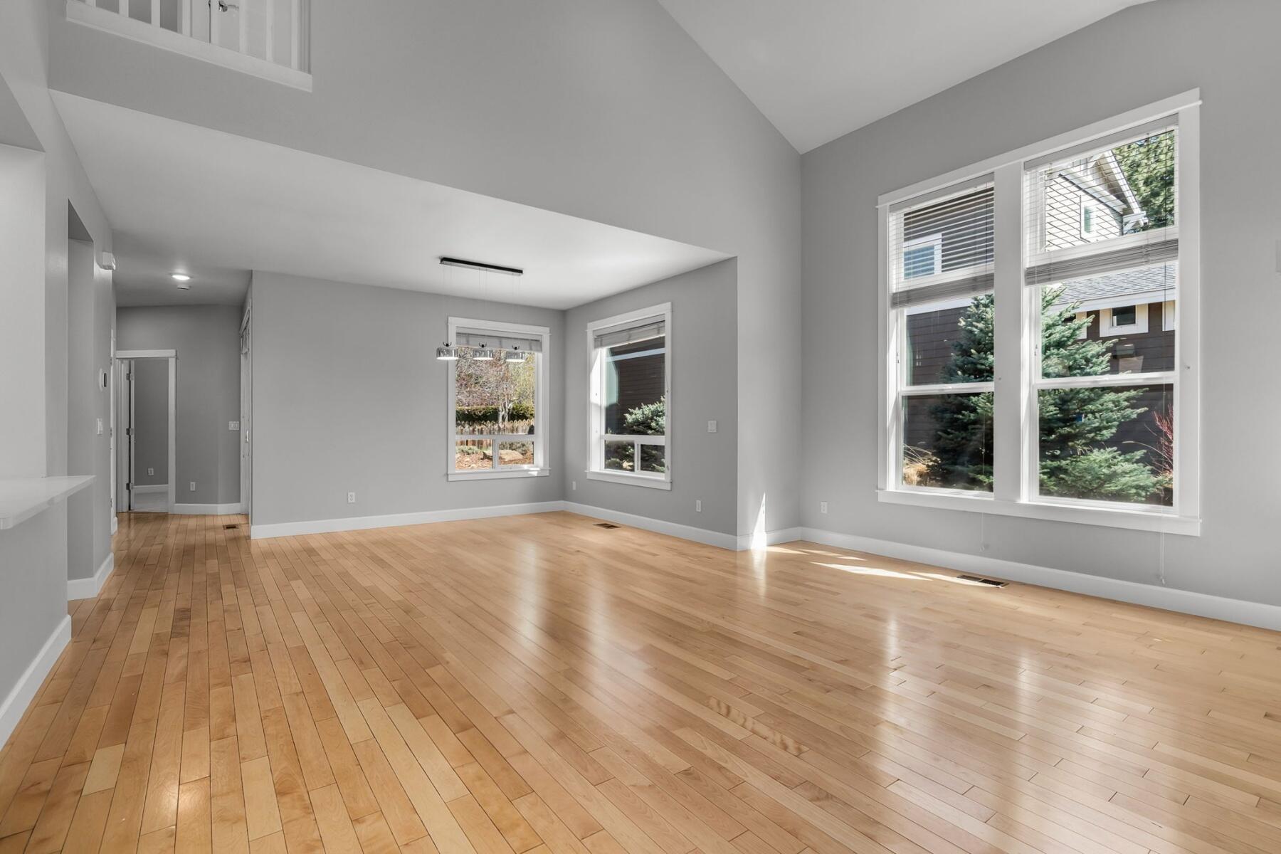 61425 Davis Lake Loop