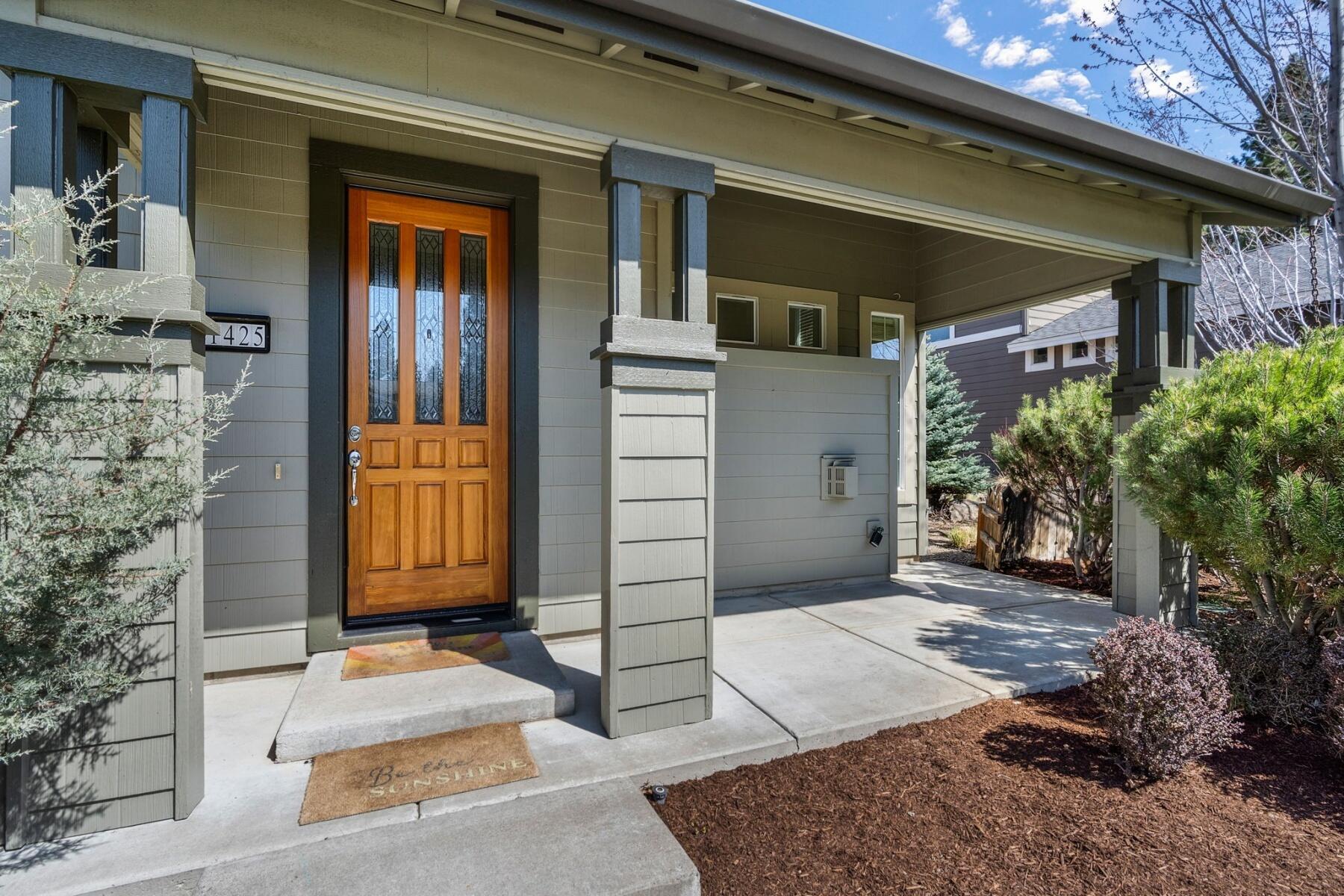 61425 Davis Lake Loop