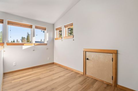 Tiny photo for 533 N Freemont Street, Sisters, OR 97759 (MLS # 220213328)
