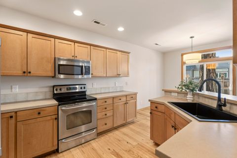 Tiny photo for 533 N Freemont Street, Sisters, OR 97759 (MLS # 220213328)