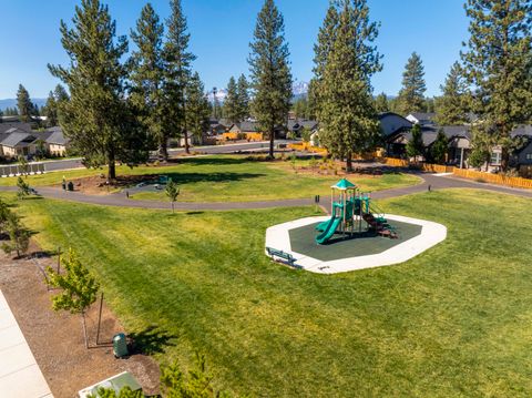 Tiny photo for 533 N Freemont Street, Sisters, OR 97759 (MLS # 220213328)