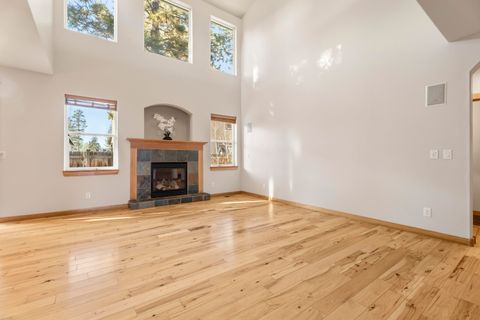 Tiny photo for 533 N Freemont Street, Sisters, OR 97759 (MLS # 220213328)