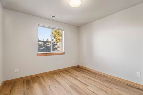 Tiny photo for 533 N Freemont Street, Sisters, OR 97759 (MLS # 220213328)