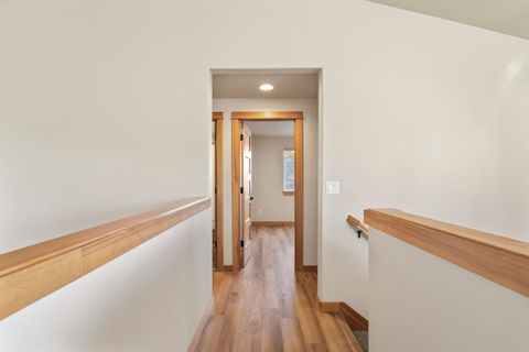 Tiny photo for 533 N Freemont Street, Sisters, OR 97759 (MLS # 220213328)