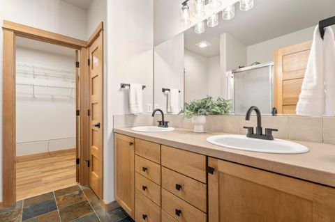 Tiny photo for 533 N Freemont Street, Sisters, OR 97759 (MLS # 220213328)