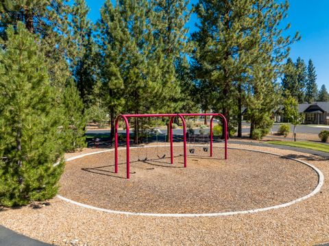 Tiny photo for 533 N Freemont Street, Sisters, OR 97759 (MLS # 220213328)