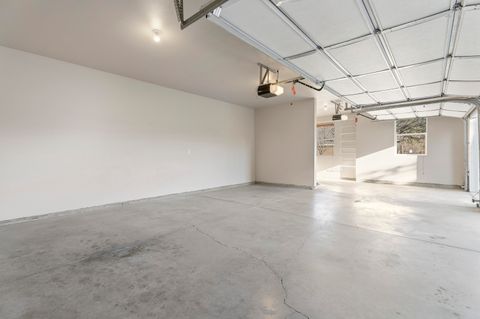 Tiny photo for 533 N Freemont Street, Sisters, OR 97759 (MLS # 220213328)