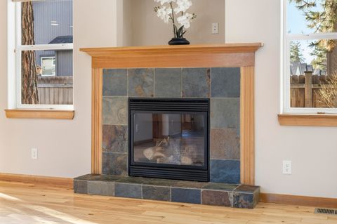 Tiny photo for 533 N Freemont Street, Sisters, OR 97759 (MLS # 220213328)