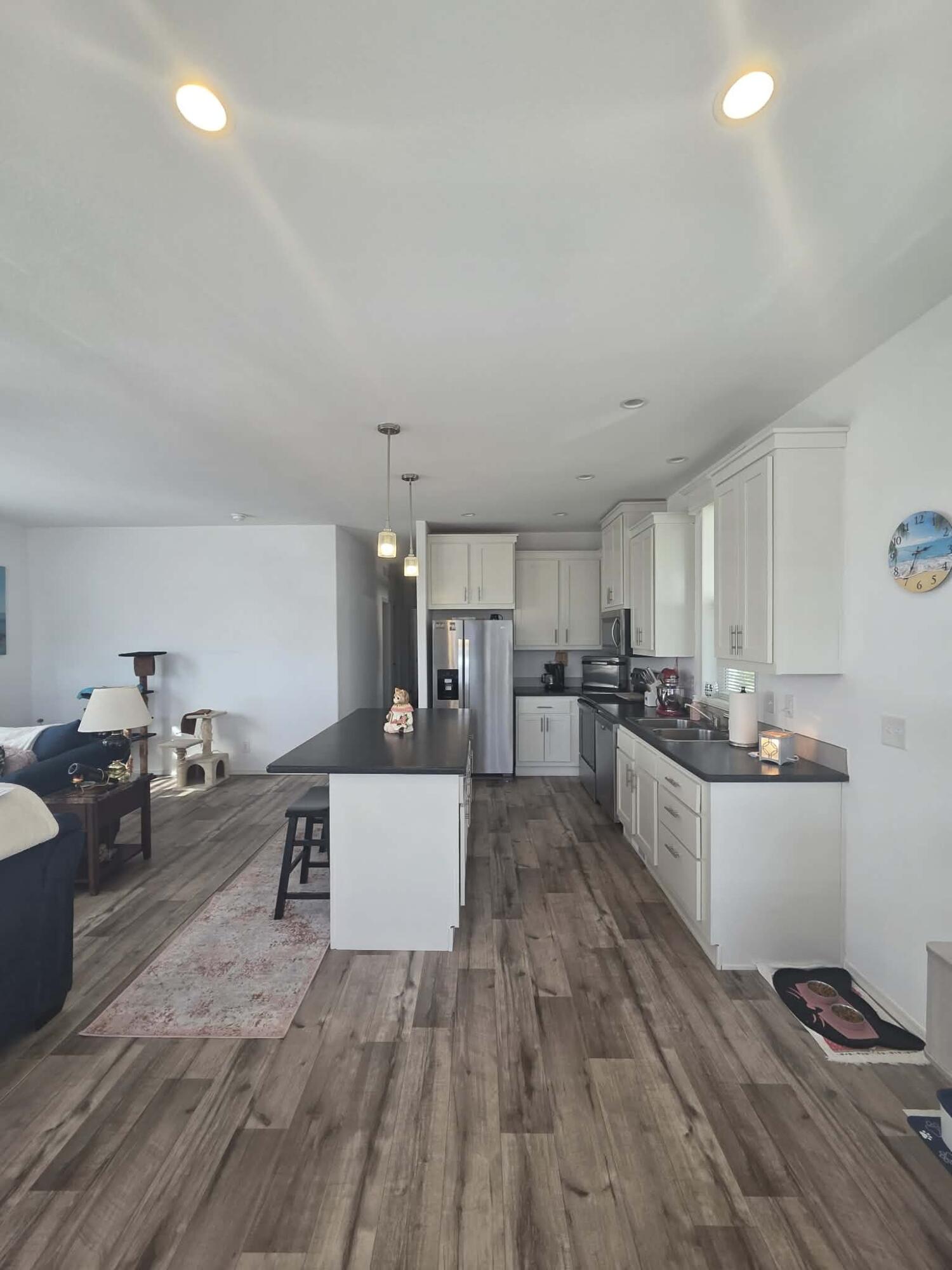 3555 S Pacific Highway 48