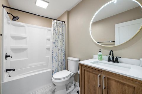 Tiny photo for 1759 Summers Lane, Klamath Falls, OR 97603 (MLS # 220213182)