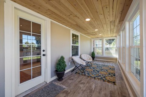 Tiny photo for 1759 Summers Lane, Klamath Falls, OR 97603 (MLS # 220213182)