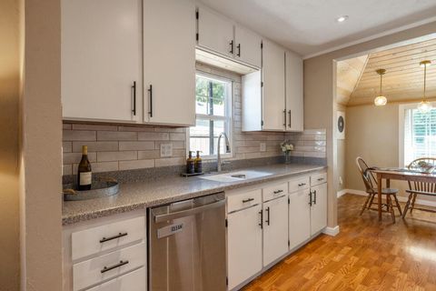 Tiny photo for 1759 Summers Lane, Klamath Falls, OR 97603 (MLS # 220213182)