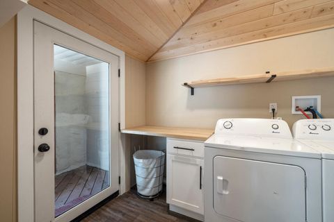 Tiny photo for 1759 Summers Lane, Klamath Falls, OR 97603 (MLS # 220213182)