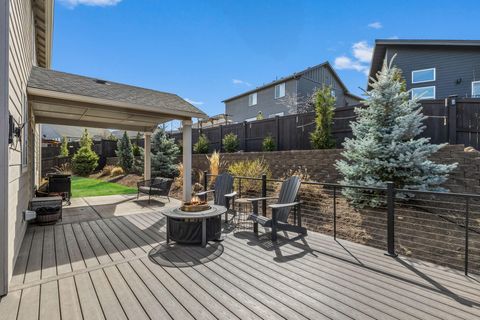 Tiny photo for 1801 NE Shadowcrest Way, Bend, OR 97701 (MLS # 220217633)