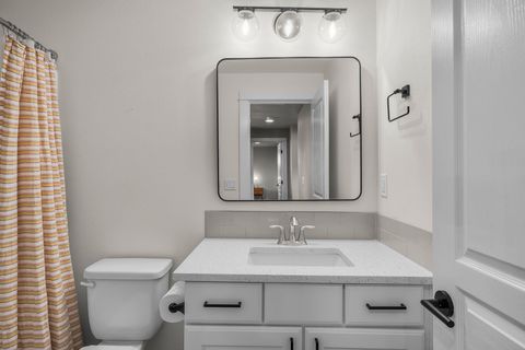 Tiny photo for 1801 NE Shadowcrest Way, Bend, OR 97701 (MLS # 220217633)