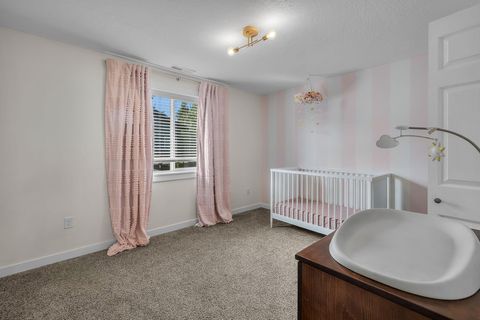 Tiny photo for 1801 NE Shadowcrest Way, Bend, OR 97701 (MLS # 220217633)