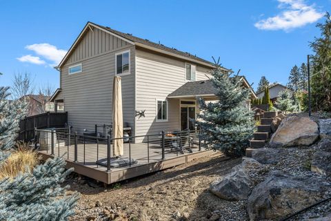 Tiny photo for 1801 NE Shadowcrest Way, Bend, OR 97701 (MLS # 220217633)