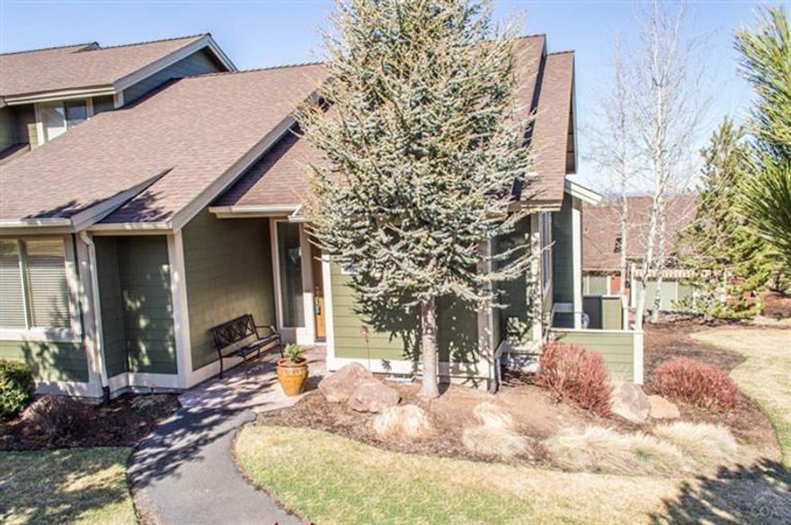 Outstanding location and views in Creekside Village at Eagle Crest Resort! Enjoy gorgeous views of Smith Rock from the great room & kitchen, and views of the Cascades from the paver deck. End unit with spacious side yard & beautiful landscape. Light & bright with soaring ceilings & banks of windows. Gas fireplace, built-in entertainment center, & luxury finishes throughout. Eagle Crest is home to three 18 hole golf courses, three recreation centers, and more than 15 miles of trails. Furnishings negotiable.