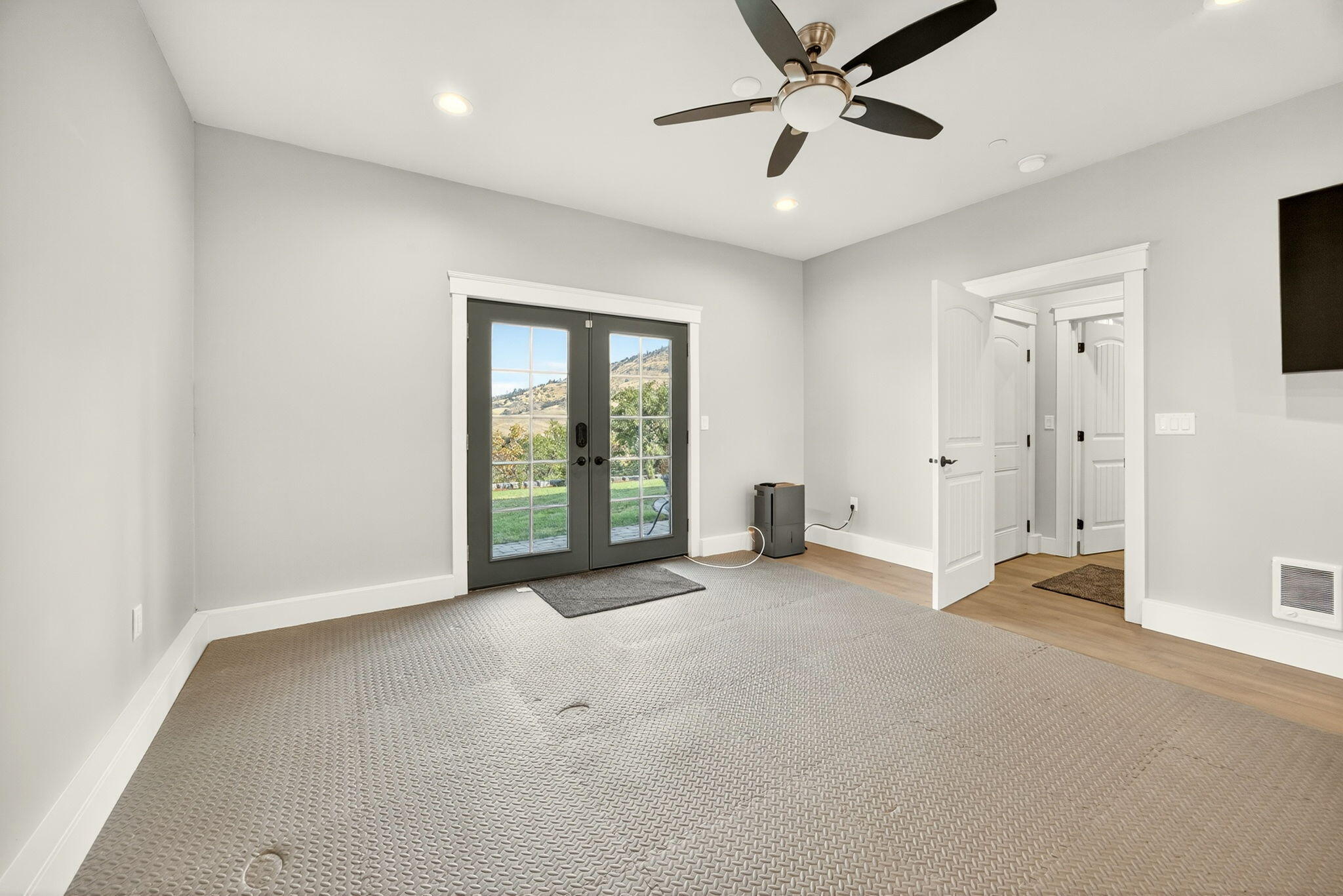 East Terrace Estates - Residential