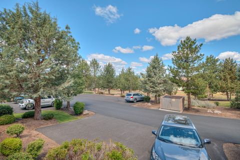 Tiny photo for 10737 Village Loop, Redmond, OR 97756 (MLS # 220221711)