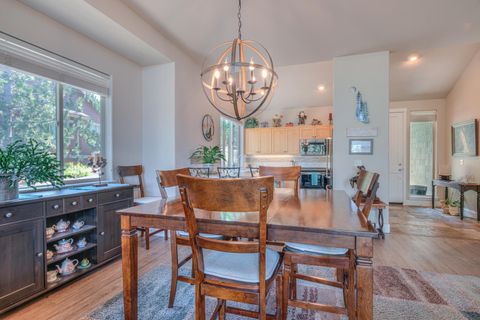 Tiny photo for 10737 Village Loop, Redmond, OR 97756 (MLS # 220221711)