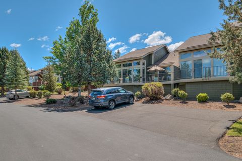 Tiny photo for 10737 Village Loop, Redmond, OR 97756 (MLS # 220221711)