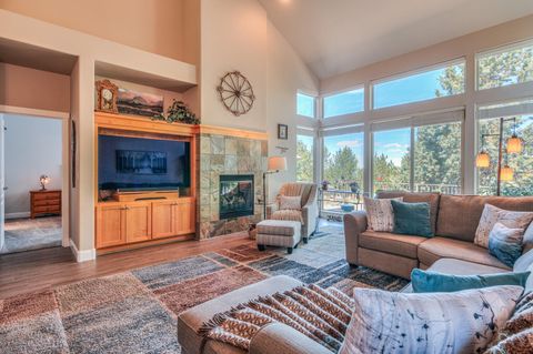 Tiny photo for 10737 Village Loop, Redmond, OR 97756 (MLS # 220221711)